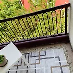Emperor\'S Bridge Apartman
